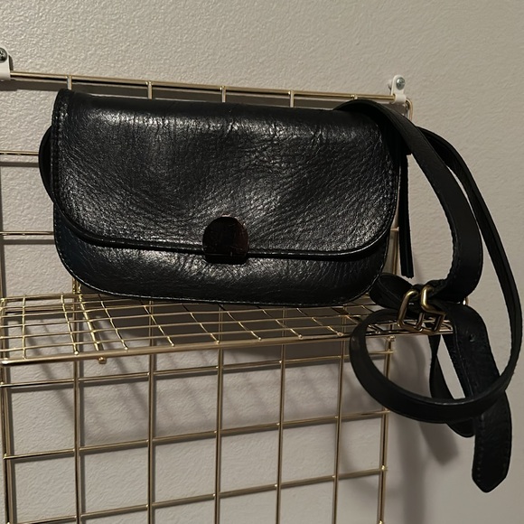 Madewell Handbags - Madewell 100% full Leather in excellent pre loved condition.